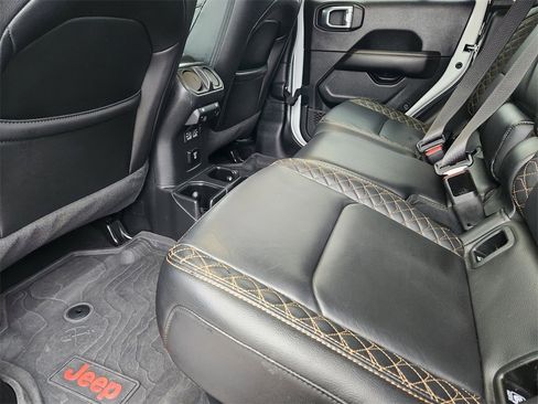 Used 2022 Jeep Gladiator Overland image 23