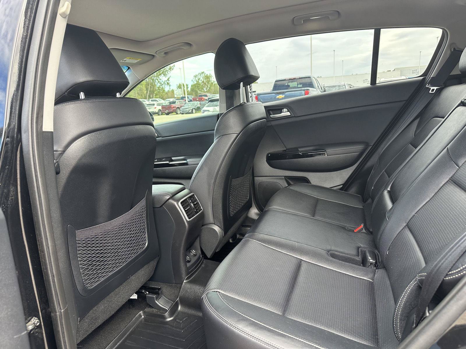 Used 2021 Kia Sportage EX w/ EX Technology Package FWD image 17