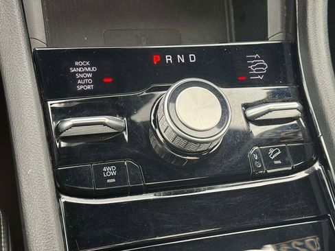 Used 2023 Jeep Grand Cherokee Overland w/ Luxury Tech Group IV image 28