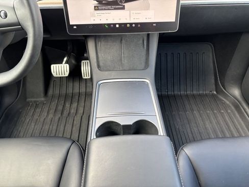 Used 2023 Tesla Model Y Performance AWD/4WD image 17