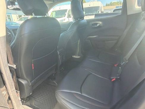 Used 2017 Jeep Compass Trailhawk w/ Leather Interior Group AWD/4WD image 16