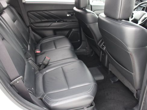 Used 2019 Mitsubishi Outlander SEL image 19