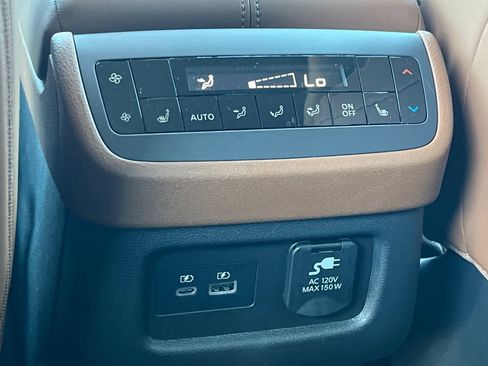 New 2025 Nissan Pathfinder Platinum image 13