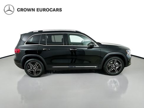 Used 2026 Mercedes-Benz GLB 250 4MATIC image 4