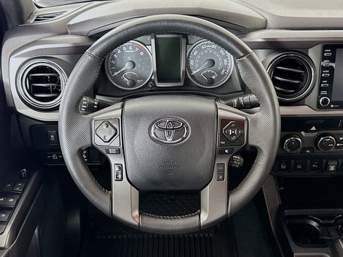 Certified 2023 Toyota Tacoma TRD Off-Road w/ Technology Package AWD/4WD image 4