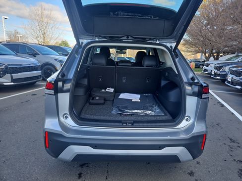 New 2025 Volkswagen Tiguan SE image 5