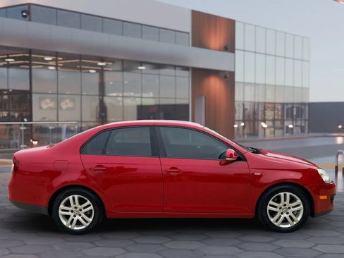 Used 2010 Volkswagen Jetta Wolfsburg Edition FWD image 4