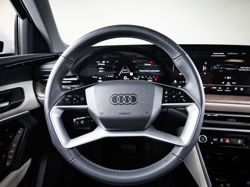 Used 2025 Audi Q5 Premium AWD/4WD image 26