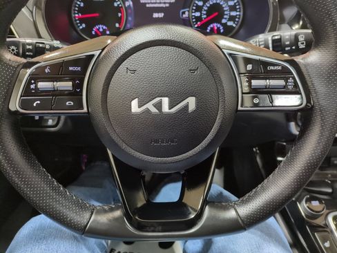 Used 2023 Kia Seltos SX w/ SX Sunroof Package AWD/4WD image 20