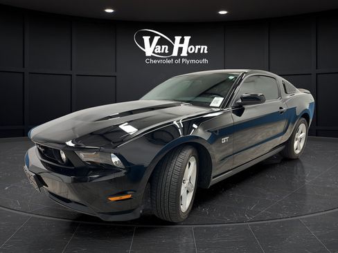 Used 2010 Ford Mustang GT RWD image 3