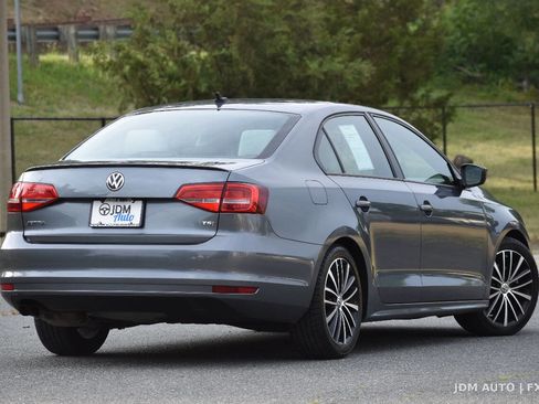 Used 2015 Volkswagen Jetta SE FWD image 5
