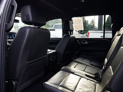 Used 2021 Chevrolet Suburban LT image 20