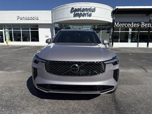 New 2026 Volvo XC90 B6 Plus w/ Protection Package Premier image 8