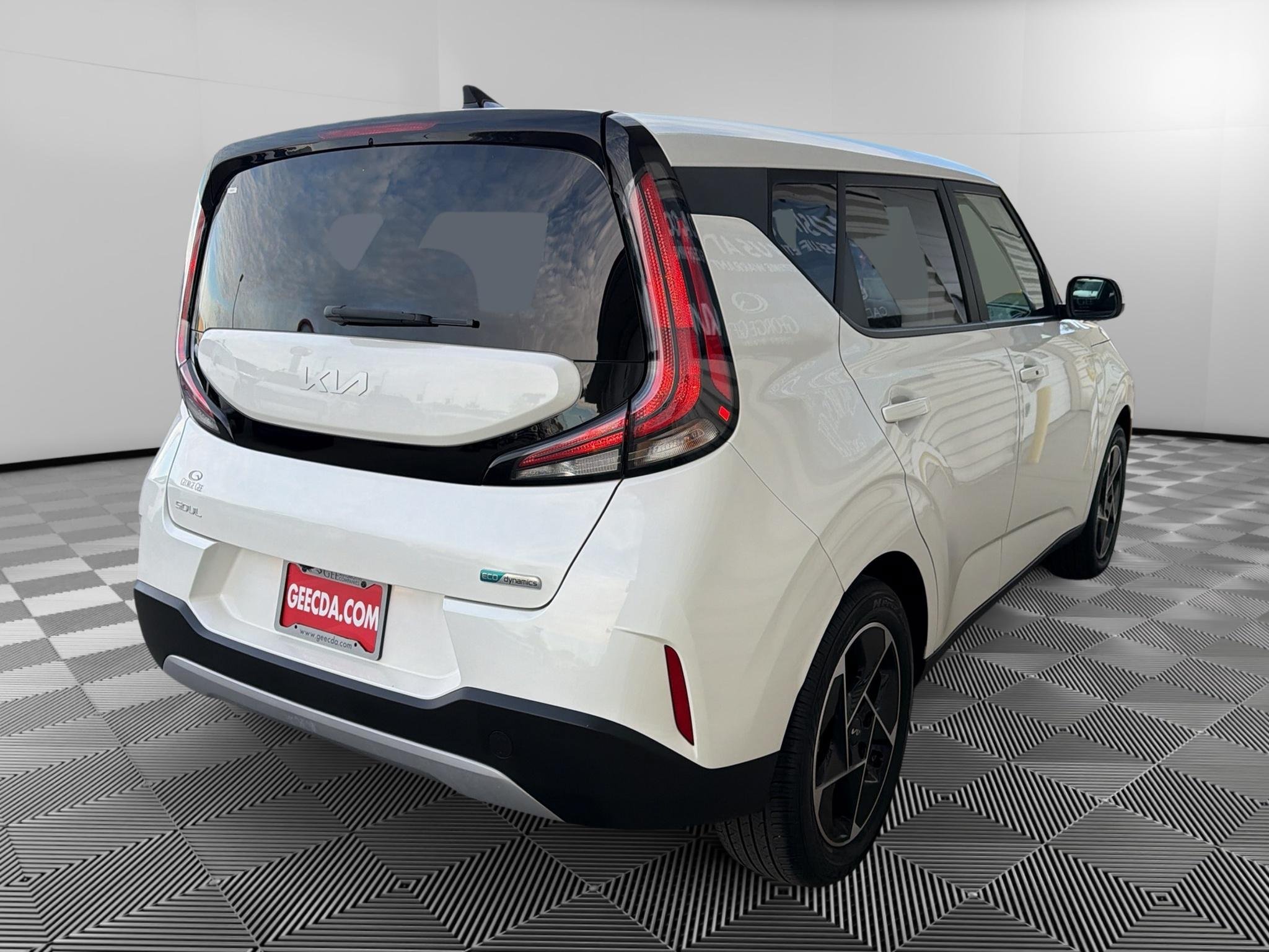 Used 2023 Kia Soul EX FWD image 4