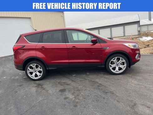 Used 2019 Ford Escape SE image 3