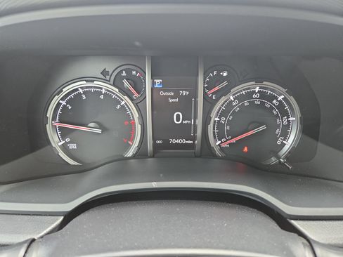 Used 2022 Toyota 4Runner TRD Off-Road Premium w/ Moonroof Package AWD/4WD image 17