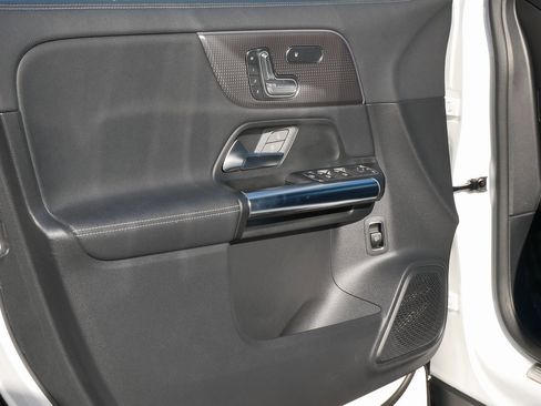 Used 2021 Mercedes-Benz GLA 250 4MATIC image 24