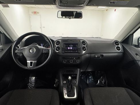 Used 2017 Volkswagen Tiguan S image 16