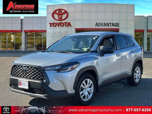 Used 2023 Toyota Corolla Cross L AWD/4WD image 4