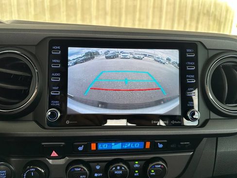 Used 2022 Toyota Tacoma TRD Sport w/ TRD Premium Sport Package AWD/4WD image 27