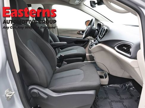 Used 2023 Chrysler Voyager LX FWD image 23