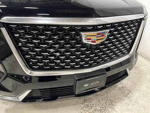 Used 2025 Cadillac Escalade ESV Premium Luxury w/ Touring Package AWD/4WD image 30