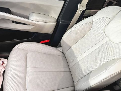 Used 2025 Kia Sorento EX image 17