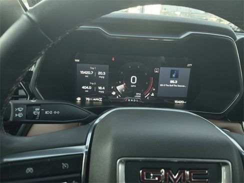 Certified 2024 GMC Canyon AT4 w/ AT4 Premium Package image 11