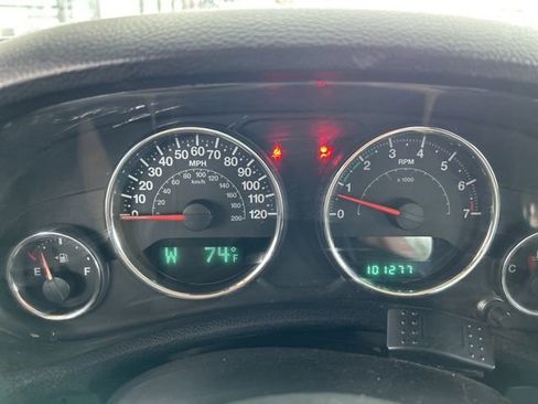 Used 2014 Jeep Wrangler Sport w/ Connectivity Group AWD/4WD image 8