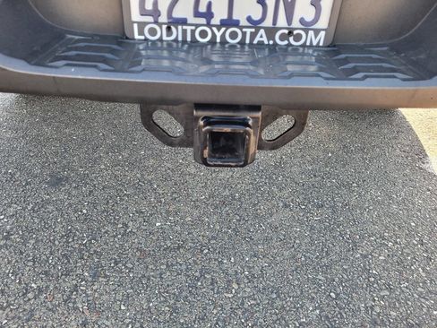 Used 2022 Toyota Tacoma TRD Off-Road w/ TRD Premium Off Road Package AWD/4WD image 6