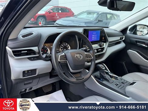 Used 2023 Toyota Highlander XLE image 10