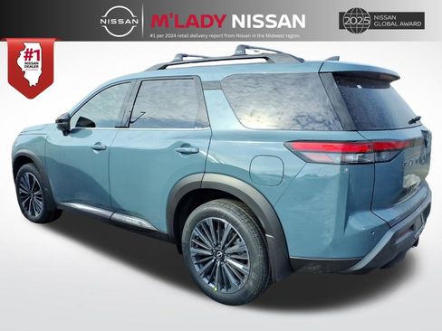 New 2026 Nissan Pathfinder Platinum image 4
