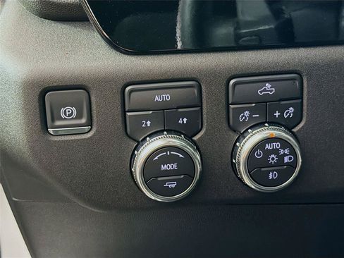 Used 2025 GMC Sierra 1500 Elevation AWD/4WD image 17