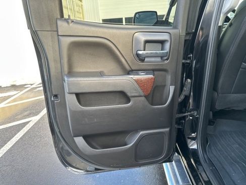 Used 2018 GMC Sierra 1500 SLT w/ SLT Premium Package image 16