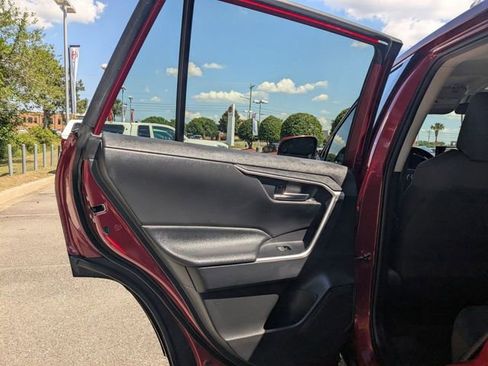 Certified 2021 Toyota RAV4 XLE FWD image 23