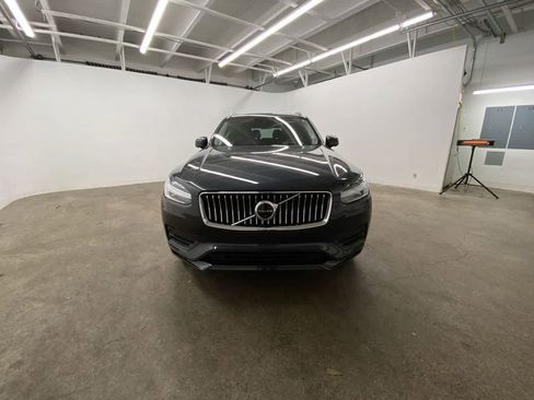 Used 2022 Volvo XC90 T5 Momentum image 9