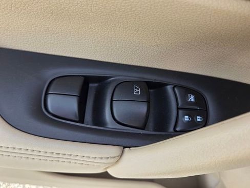 Used 2019 Nissan Rogue SL w/ Premium Package AWD/4WD image 34