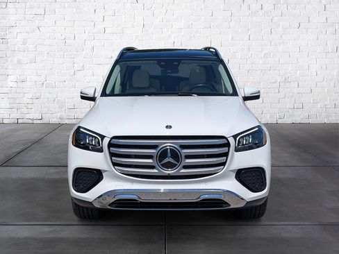 Used 2024 Mercedes-Benz GLS 450 4MATIC image 3