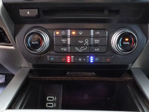 Used 2017 Ford F350 Platinum w/ Platinum Ultimate Package image 20