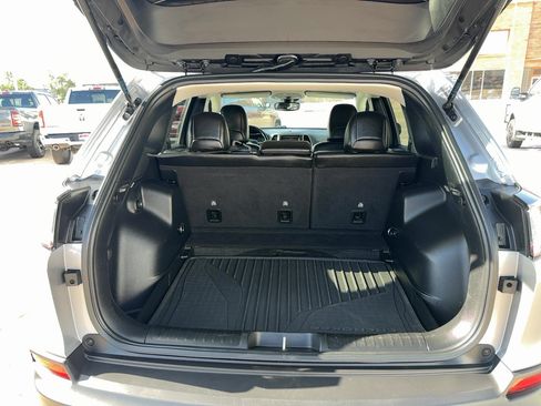 Used 2021 Jeep Cherokee Latitude Plus w/ Mopar Interior Package AWD/4WD image 20