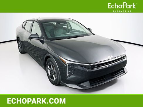 Used 2025 Kia K4 LXS image 1
