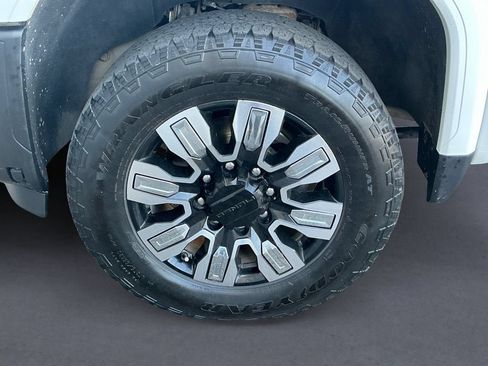 Used 2024 GMC Sierra 2500 Denali w/ Denali Reserve Package AWD/4WD image 9