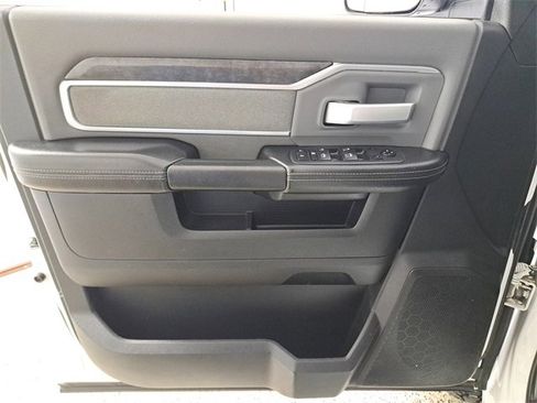 Used 2021 RAM 2500 Big Horn image 21