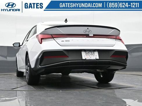 New 2025 Hyundai Elantra Sport FWD image 37