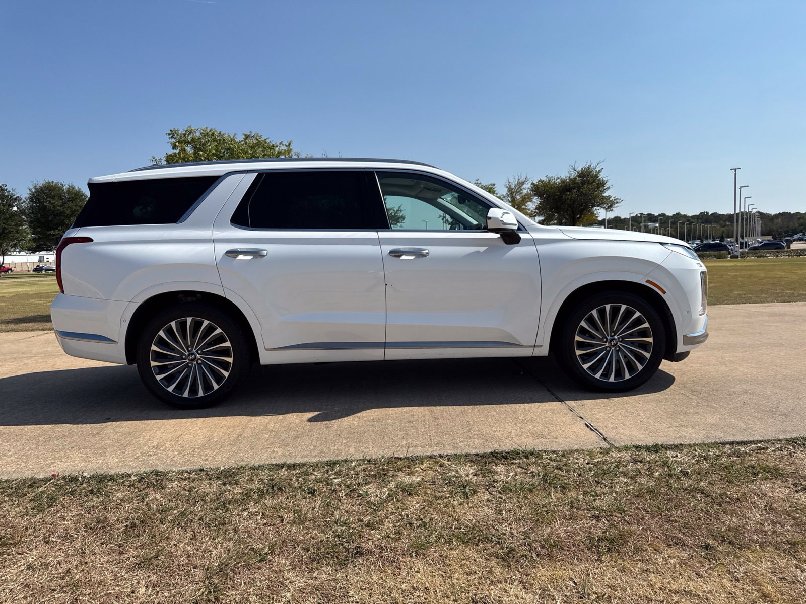 Used 2024 Hyundai Palisade Calligraphy FWD image 6