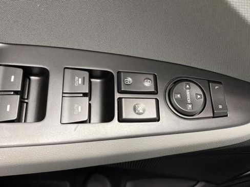 Used 2020 Hyundai Ioniq SEL FWD image 22