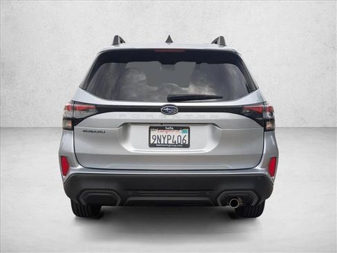Used 2025 Subaru Forester Limited AWD/4WD image 7