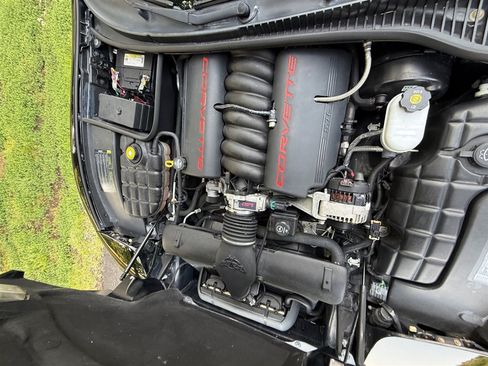 Used 2004 Chevrolet Corvette Coupe RWD image 60