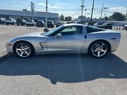 Used 2008 Chevrolet Corvette Coupe w/ Preferred Equipment Group RWD image 8