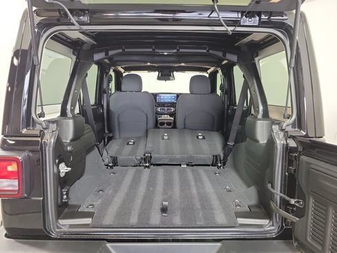 Used 2023 RAM 1500 Big Horn RWD image 25